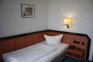 https://hotel-robinien-hof.de/wp-content/uploads/2020/11/IMG_8219-300x200.jpg